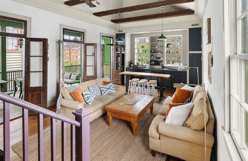 Cannonborough Elliotborough Apartment | The Blue Chip | Large Veranda | Al Fresco Dining