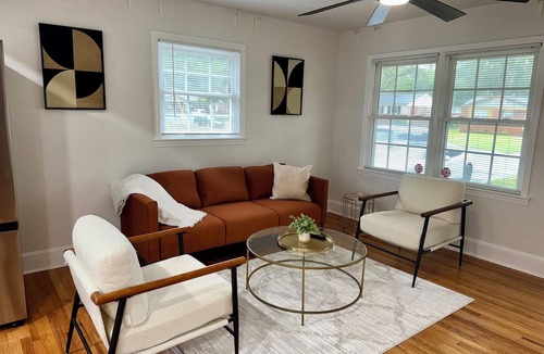 Sheffield Park House | Charming 3-bedroom house with WiFi and AC in Charlotte