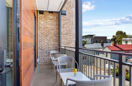 Cannonborough Elliotborough Condo | Fire Tower | Fresh 1BR Suite + Courtyard + Rooftop