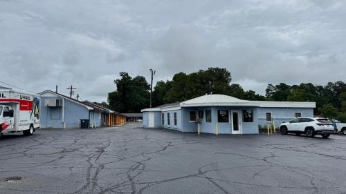 Mullins Hotel | Imperial Motel Near Marion HWY 76
