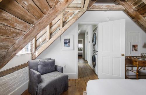 Harleston Village House | Gibbon House at Casa Zoe