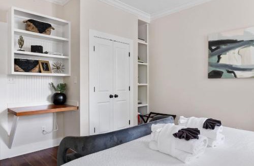 Cannonborough Elliotborough Apartment | Upstairs Studio36 Walk to King St with Balcony