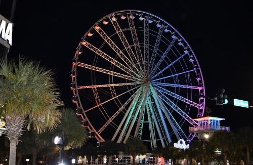 Downtown Myrtle Beach House | Oceanview KING Suite WD Pools Hot Tubs