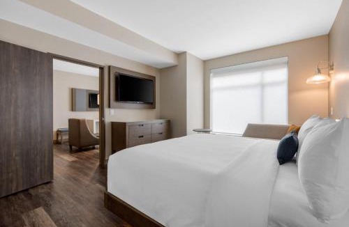 Mount Pleasant Hotel | Cambria Hotel Mount Pleasant - Charleston