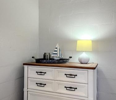 Beaufort House | 2 Bedroom - 1 Bath Waterfront Cottage with Spectacular Sunsets