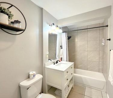 Beaufort House | 2 Bedroom - 1 Bath Waterfront Cottage with Spectacular Sunsets