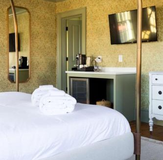 Harleston Village Bed & Breakfast | Bed&Breakfast Veranda King Suite - Walk to King
