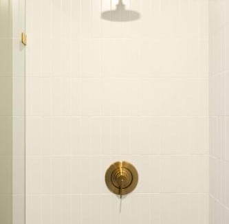 Harleston Village Bed & Breakfast | The Nicholas Veranda King Suite- 1 Block to King