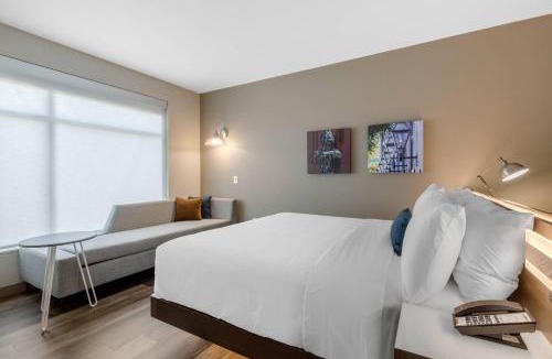 Mount Pleasant Hotel | Cambria Hotel Mount Pleasant - Charleston