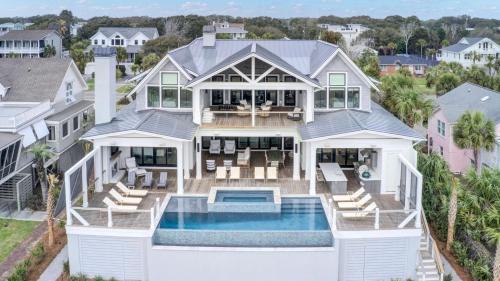 Isle of Palms House | 3108 Palm by AvantStay