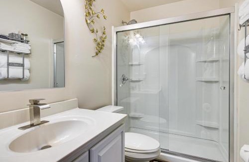 Paw Creek House | Vintage-Chic Getaway: 6 Mi to Uptown Charlotte