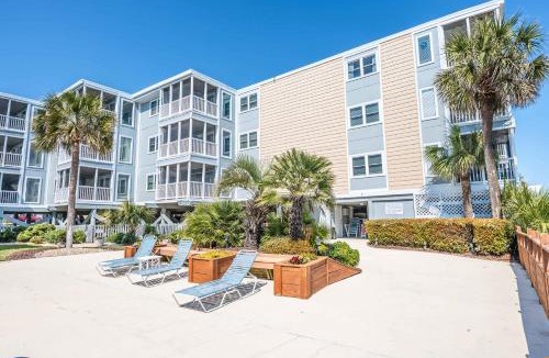 Crescent Beach House | Beautifully Decorated Unit at Palmwood Villas 3BR