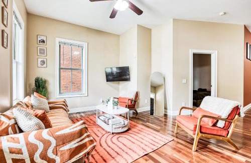 Metropolitan Apartment | Duplex by Forsyth Park - 2 King Beds - Patio & Balcony