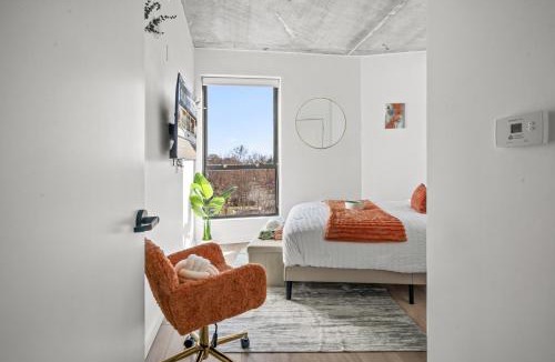 Charlotte Apartment | Luxury 2BR South End Uptown Charlotte, Walkable, Gym, Washer & Dryer