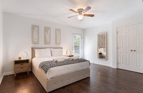 South View House | Casa Hanover Hope Mills - Fayetteville Airport