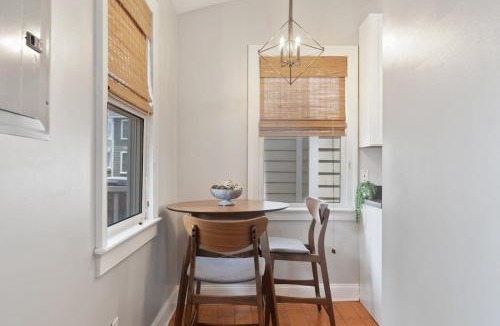 Westside Apartment | Spacious and Quiet One Block off King Street