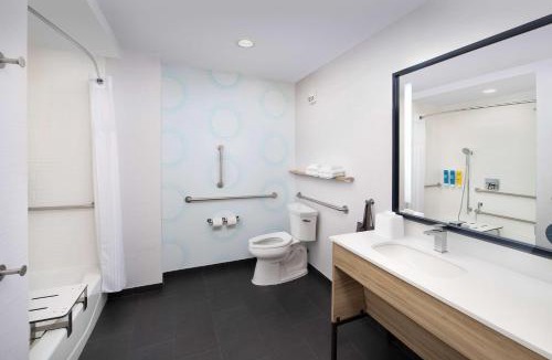 North Charleston Hotel | Tru By Hilton Charleston Ashley Phosphate, Sc