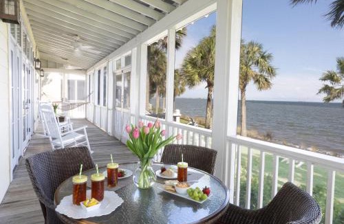 Charleston House | The Cottages on Charleston Harbor