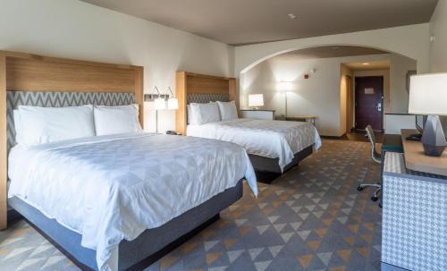 Beaufort Hotel | Holiday Inn Hotel & Suites Beaufort at Highway 21 by IHG