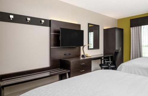 Florence Hotel | Holiday Inn Express & Suites Florence I-95 at Hwy 327 by IHG