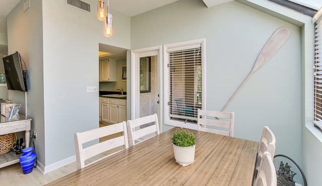 2 Mi to Beach! Hilton Head Golf Escape w/Balcony