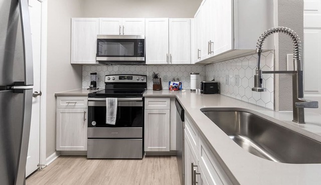 Modern Apartment in Prime Location (ID1208X307) in Raleigh