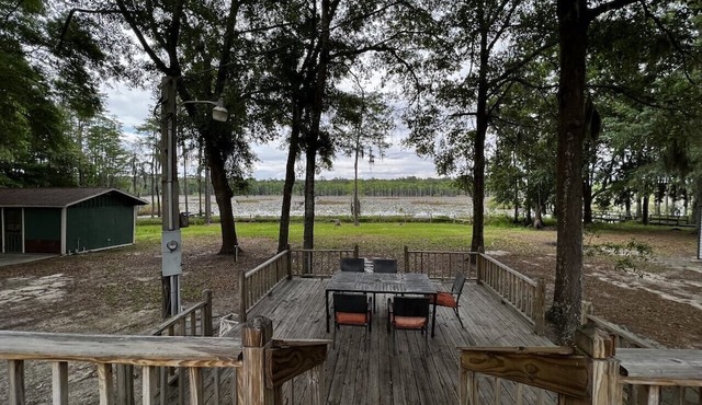 Reconnect with nature, peaceful pond stay with outdoor kitchen & access to water