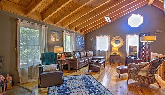 Table Rock Retreat - Spacious Private Pool Home In The Mountains by RedAwning in Pickens