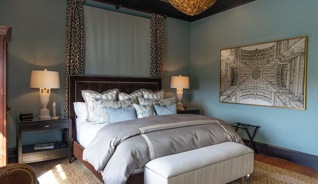 Pandora's Manor Bed & Breakfast