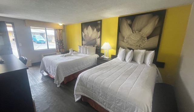 Super 8 by Wyndham Monroe