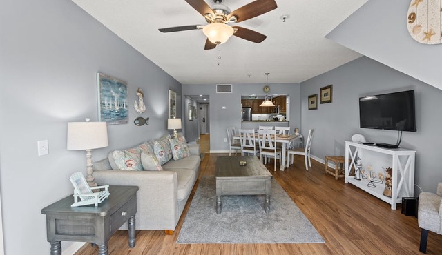 Arrowhead 315 in Kingston w/Elevator,Pool,beach