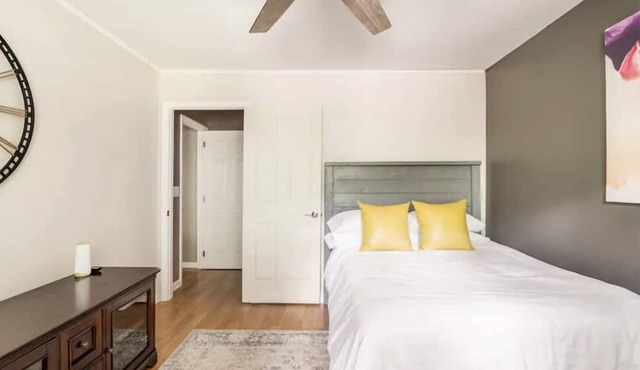 Spacious Gem: CoupeDe Huntersville Your 4bd 2.5ba Home Away From Home