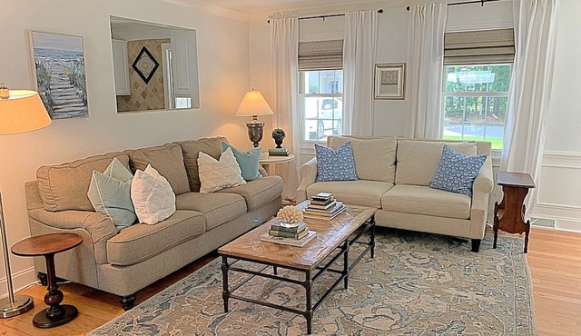Goose Creek Cutie 4 bedrooms- downtown,beaches, Summerville, naval