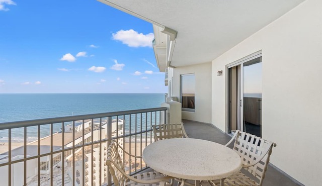Royale Palms 2305 2 Br Oceanview in Kingston, Pool