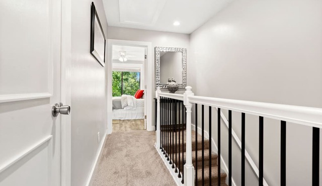 Modern, newly renovated condo overlooking in North Charleston