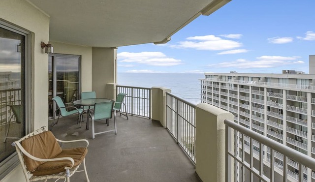 Royale Palms 1604 2 Br Oceanview in Kingston, Pool