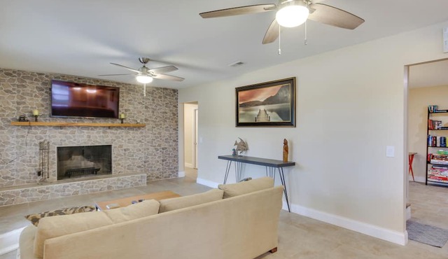Waterfront Lakehouse w/Private Dock & Fire Pit! in Chapin