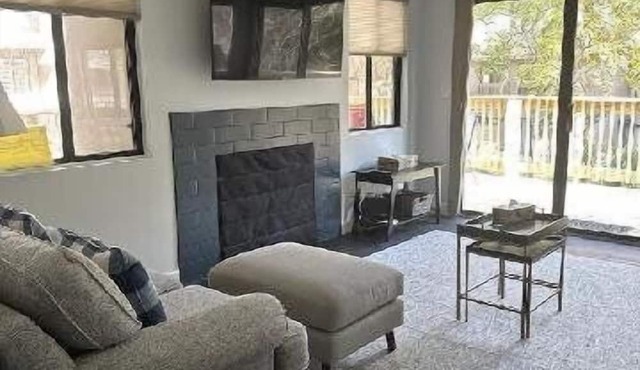 Perfect couples retreat close to Shipyard Beach Club 193 Beachwalk