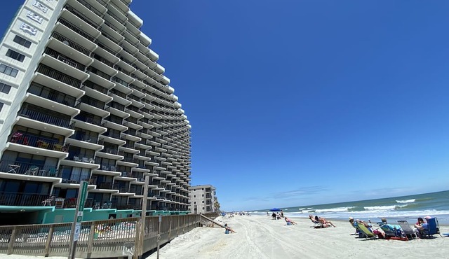 FEELS LIKE HOME IN THIS GORGEOUS 2 BEDROOM OCEANFRONT CONDO