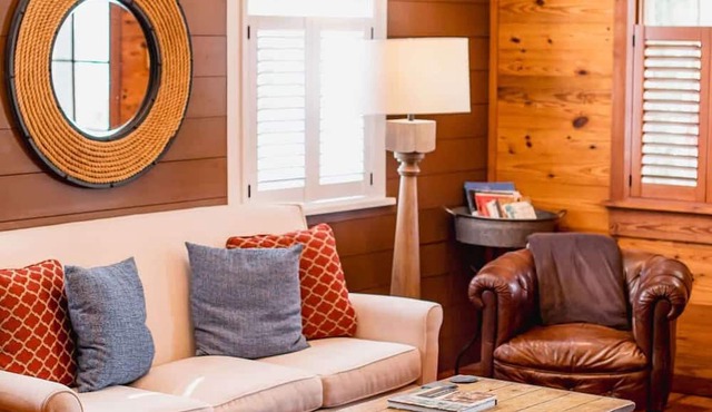 3BR Family Retreat | EV Charging, Porch & Parking | Walk to MUSC | Charleston