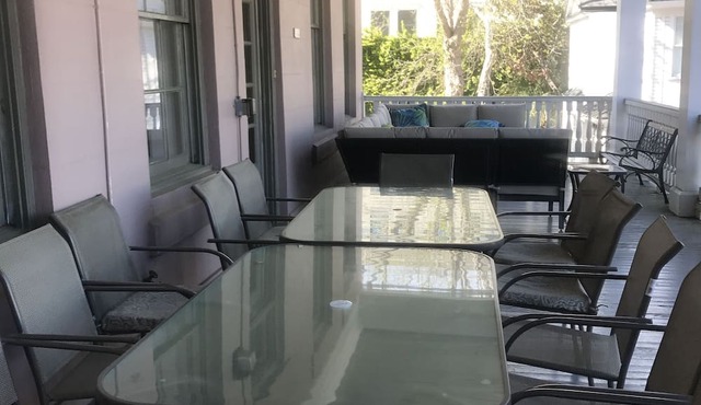 Sleeps 10-12- Downtown Charleston- AUG & SEPT DISCOUNTED