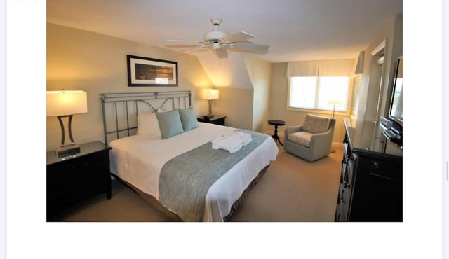 2 Bedroom Condo with amazing Harbor views and heated Pool
