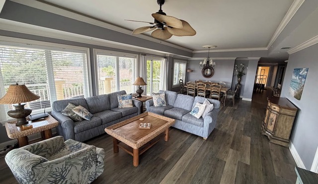 Ocean Breeze-Spacious Condo Overlooking Ocean!