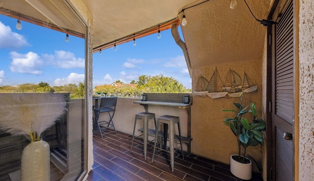 7112 Harbourside 1 @ Shelter Cove | Gorgeous Marina Views | Spacious Balcony | Community Pool