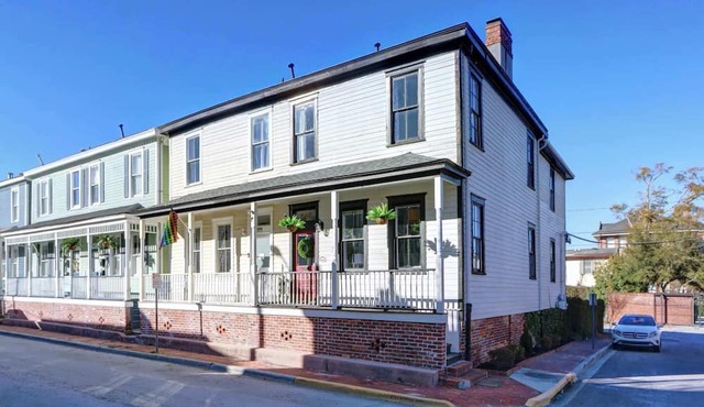 Gaston Street Grace | 4BR Near Forsyth Park