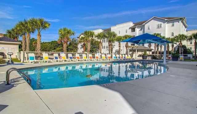 Spacious 3BR in Pet Friendly Walkable Resort with a Pool