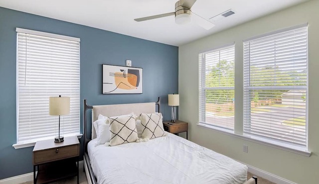 Landing | Modern 2BD, Clubhouse, Pool in Leland