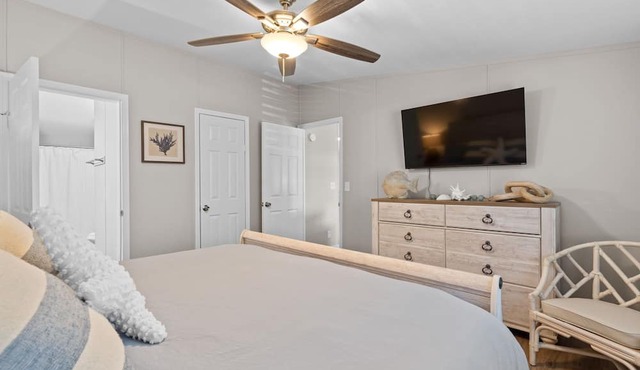 Coastal 3BR w/Game Room, 5 mins to beach, FirePit