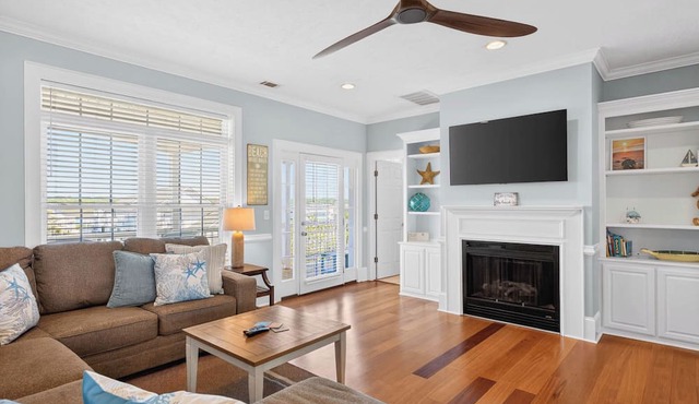 Spacious 7-bedroom Beach House in fantastic Ocean Isle Beach w/Private Pool&AC in Ocean Isle Beach
