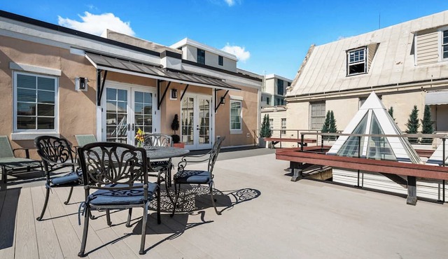 Luxury Rooftop Penthouse - King Street!